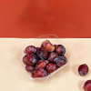 Transparente achteckige Einweg-Obsttabletts mit und ohne Deckel, Optionen f&uuml;r frisches Obst, geschnittenes Obst, gekochte Lebensmittel, Gem&uuml;se und frische Produkte.